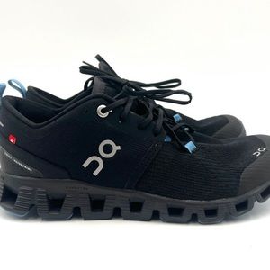 On Running Cloud x3 shift sneaker in Niagara and black. Size 7